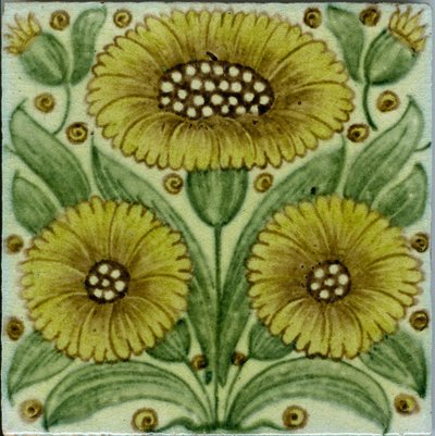 Bedford Park daisy pattern tile by William de Morgan